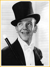Fred Astaire, con el inseparable bastón y el sombrero de copa.